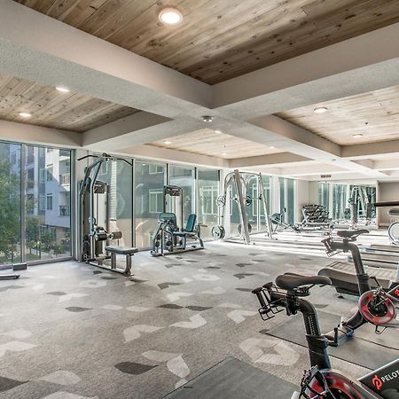 Lush Downtown Condo On Riverwalk W King Ste, Free Parking, Pet Friendly, Centrally Located On Riverwalk San Antonio Bagian luar foto