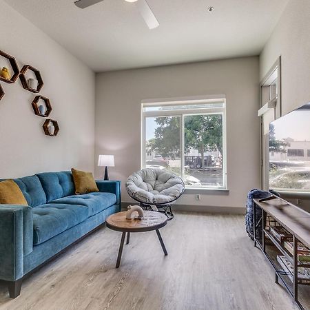Lush Downtown Condo On Riverwalk W King Ste, Free Parking, Pet Friendly, Centrally Located On Riverwalk San Antonio Bagian luar foto