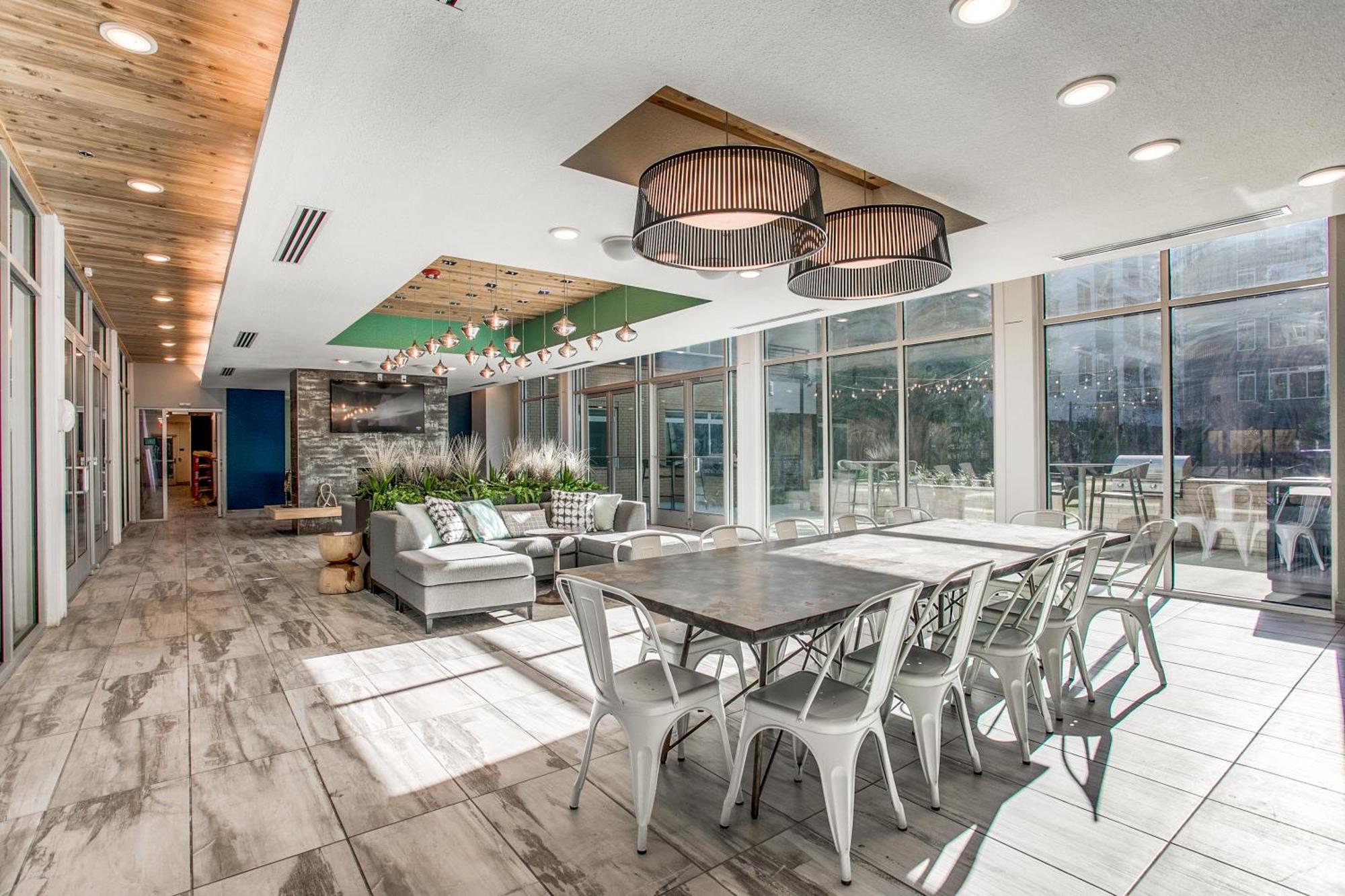 Lush Downtown Condo On Riverwalk W King Ste, Free Parking, Pet Friendly, Centrally Located On Riverwalk San Antonio Bagian luar foto