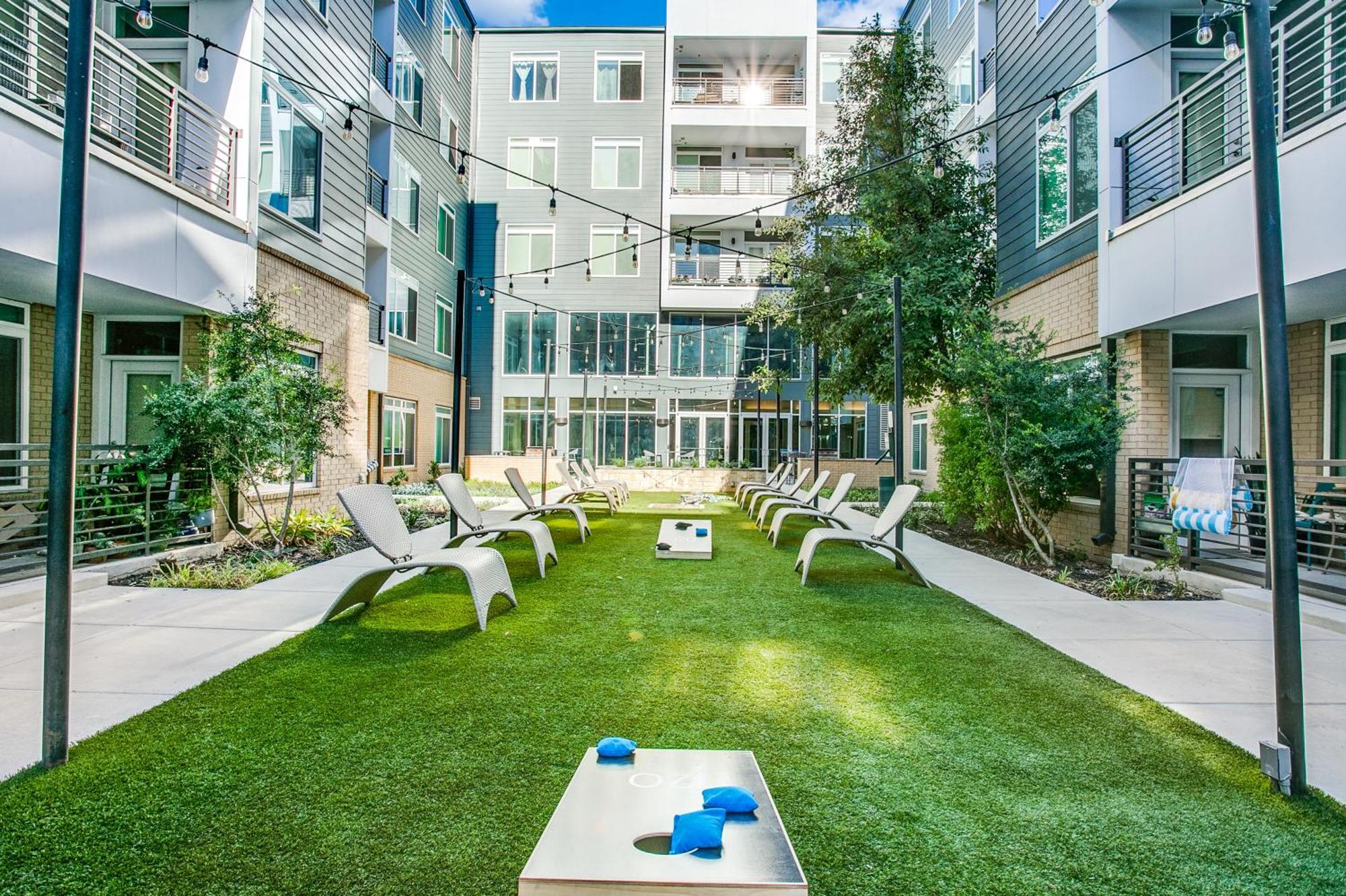 Lush Downtown Condo On Riverwalk W King Ste, Free Parking, Pet Friendly, Centrally Located On Riverwalk San Antonio Bagian luar foto